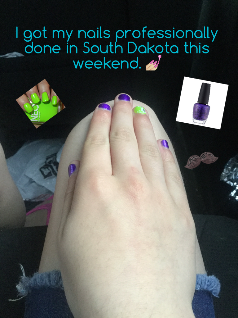 I got my nails professionally done in South Dakota this weekend. 💅🏼