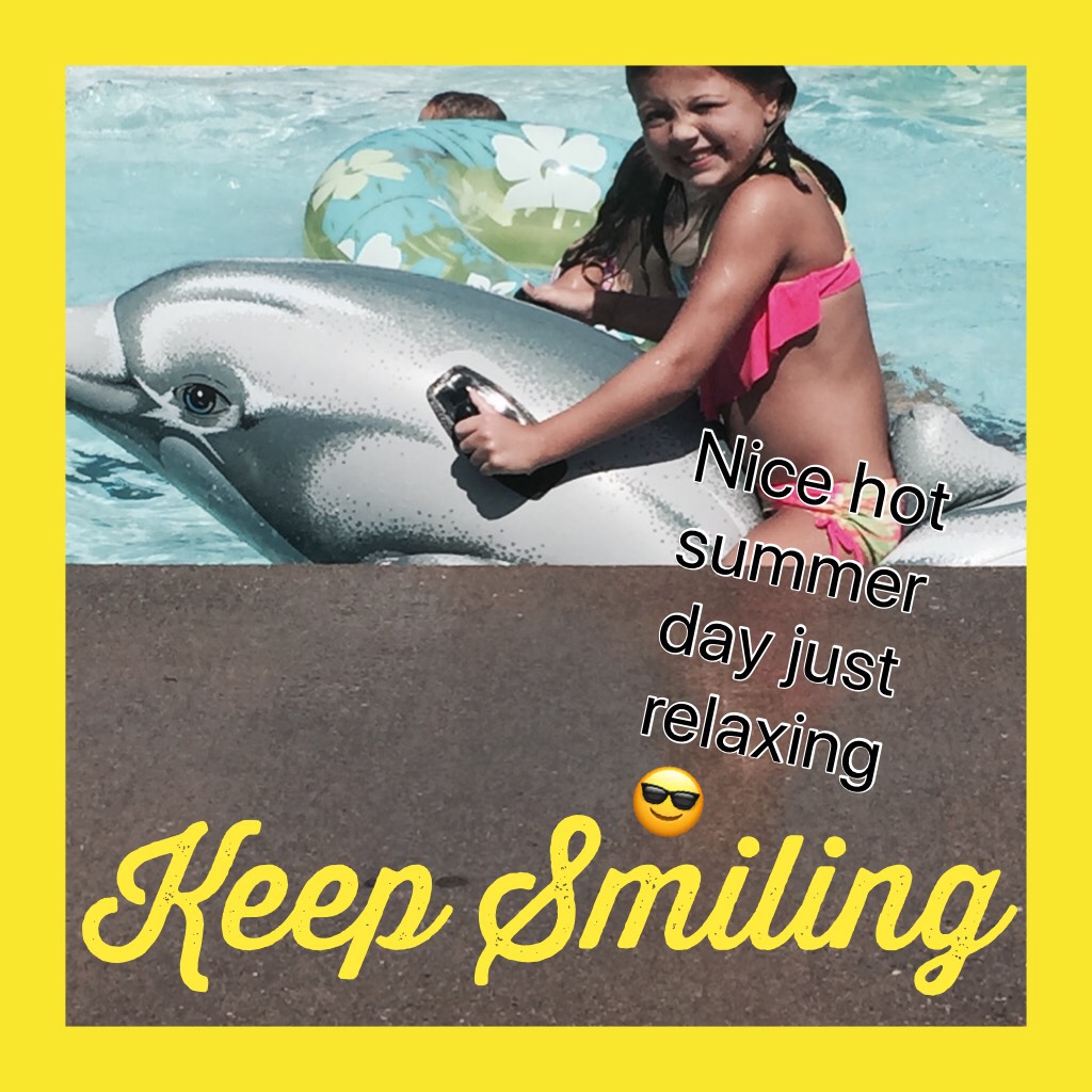 Keep smiling or just keep swimming 🏊 