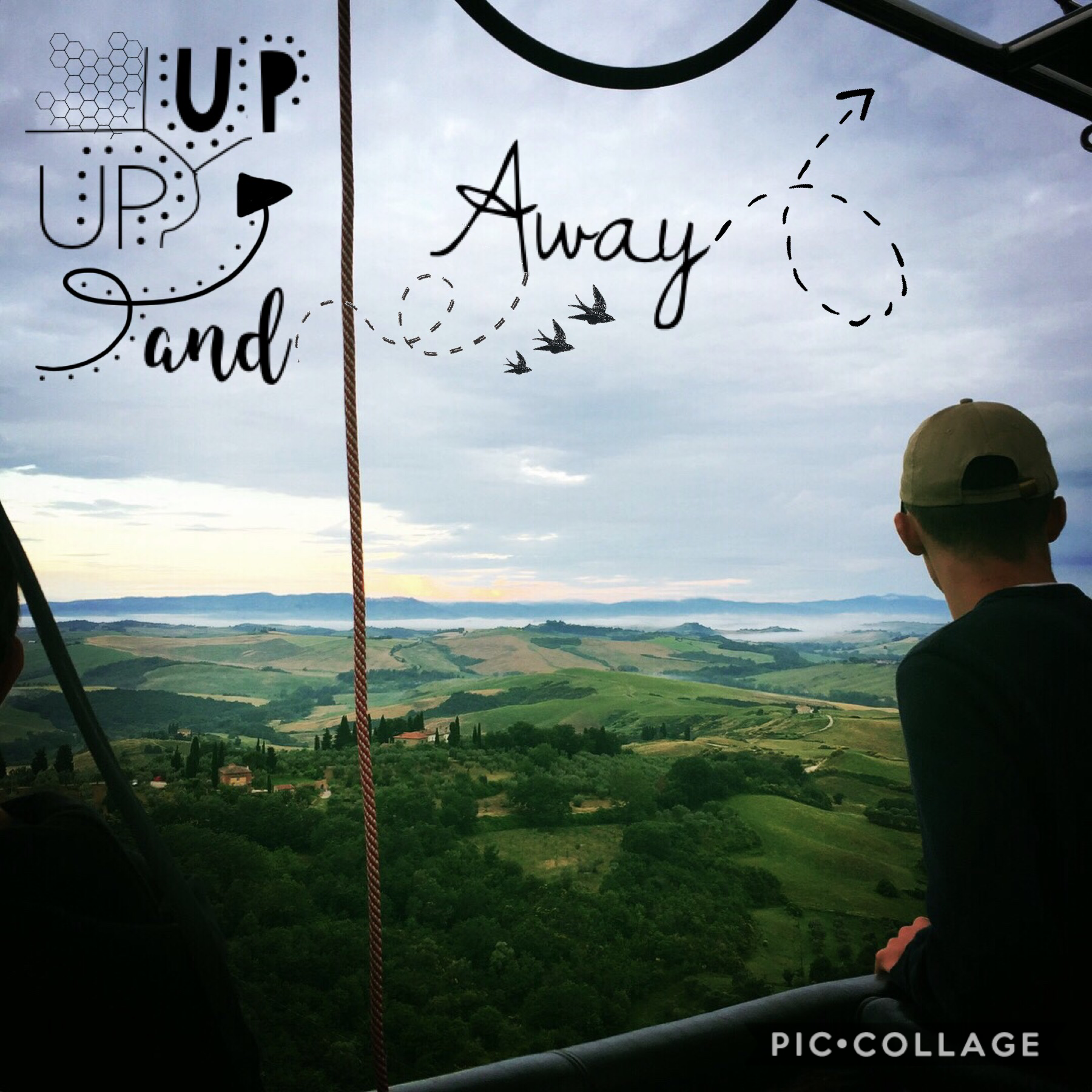 ⛰➰♠️
Pic from the hot air balloon in Tuscany 😍