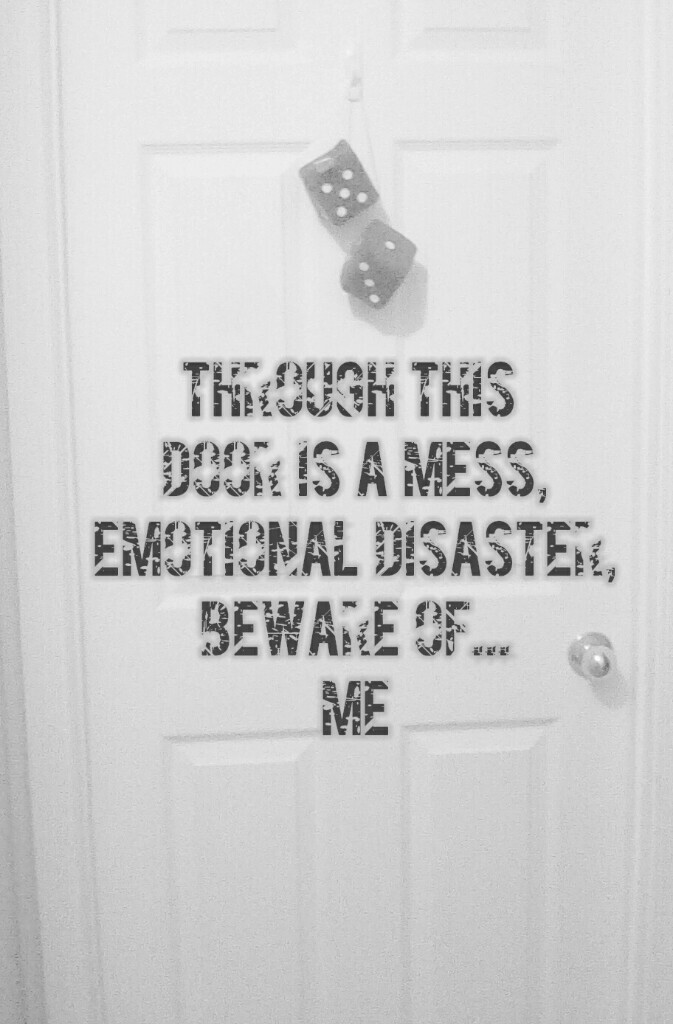 ⚫⚫⚫
my door ...
my warning ...
dare to enter...
once entered their is no way out
trust me I've tried...
- ashand93❤
