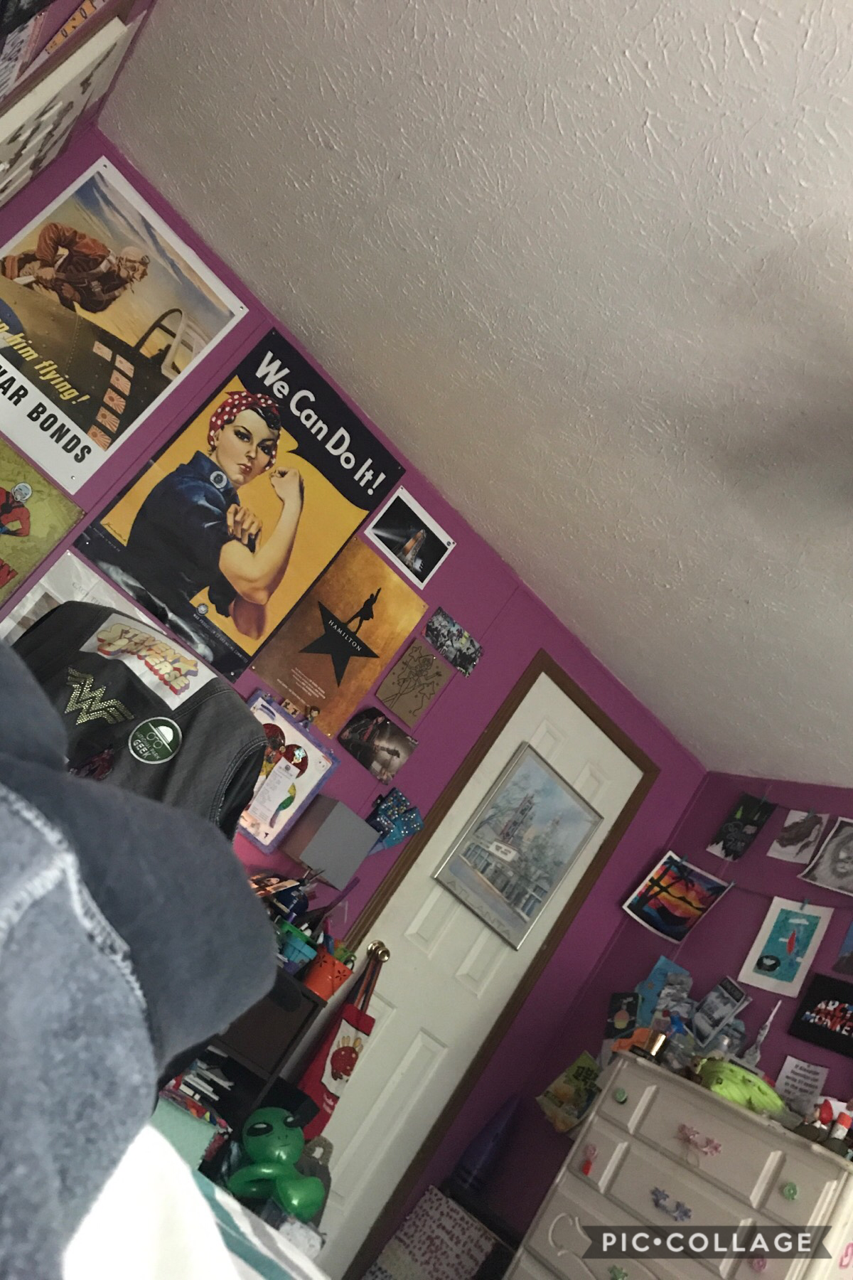 i noticed that i only post memes and stuff on here so enjoy a pic of half of my room