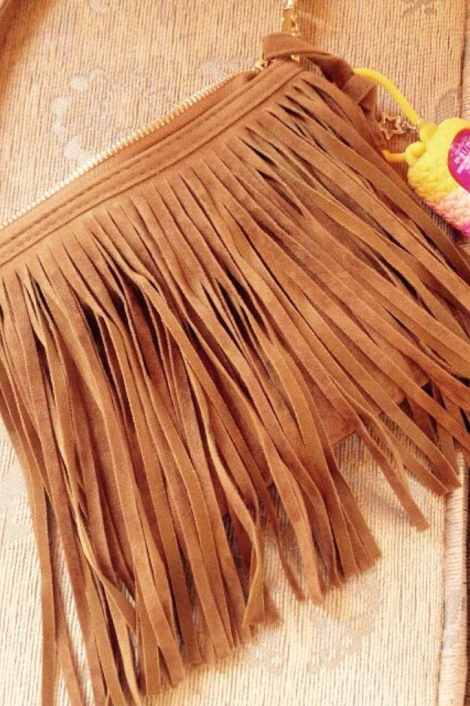 👉🏻-CLICK HERE-👈🏻
I got this new fringe bag
Comment down below what you think of it.
🙌🏻-Exhosmith 