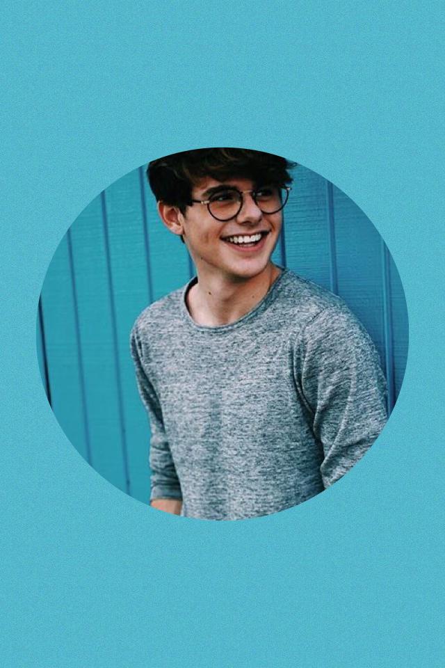 #He's a cutey.And love his Youtube Video's 


YouTube channel:Mikey Murphy 😄👍🏽
