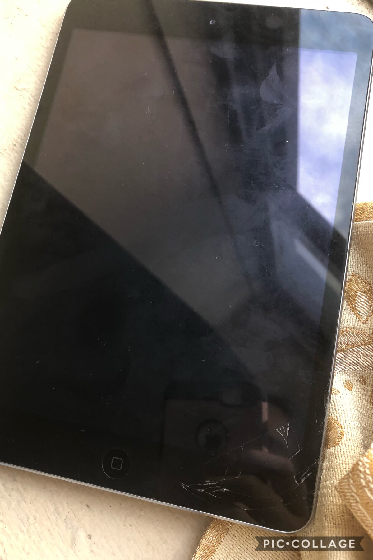 🍒So, heres a picture of my iPad right now🍒 When I came home from shopping, it was cracked🍒Im going hiking & my iPad will be fixed next week or so🍒
#PCONLY
#CRACKED
#CHERRYS
#HIKING
#ME
#INTHE
#PIC