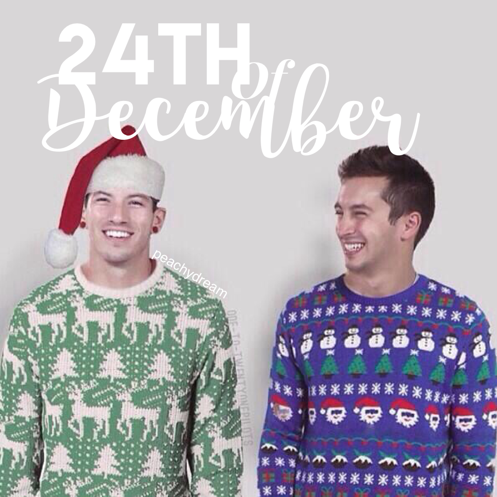 Tap😍
Aw my two favs💗 This post if for tomorrow because I probably won't post❄️❄️ have a fab Christmas guys!🎄✨💗