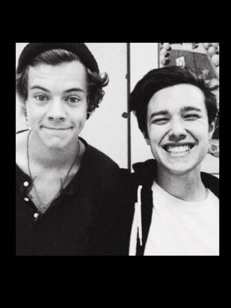 ZACH ABELS AND HARRY STYLES. BEST PICTURE EVER OK BRB CRYING.