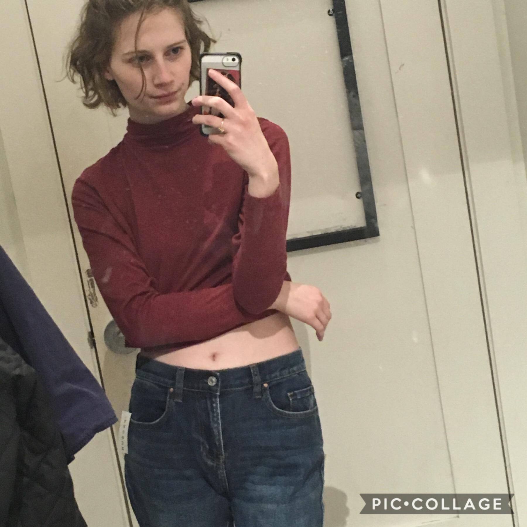 my bellybutton is one of my best traits unfortunately surrounded by area of insecurity tummy so there is a v slim margin for crop top to mom jean ratio 