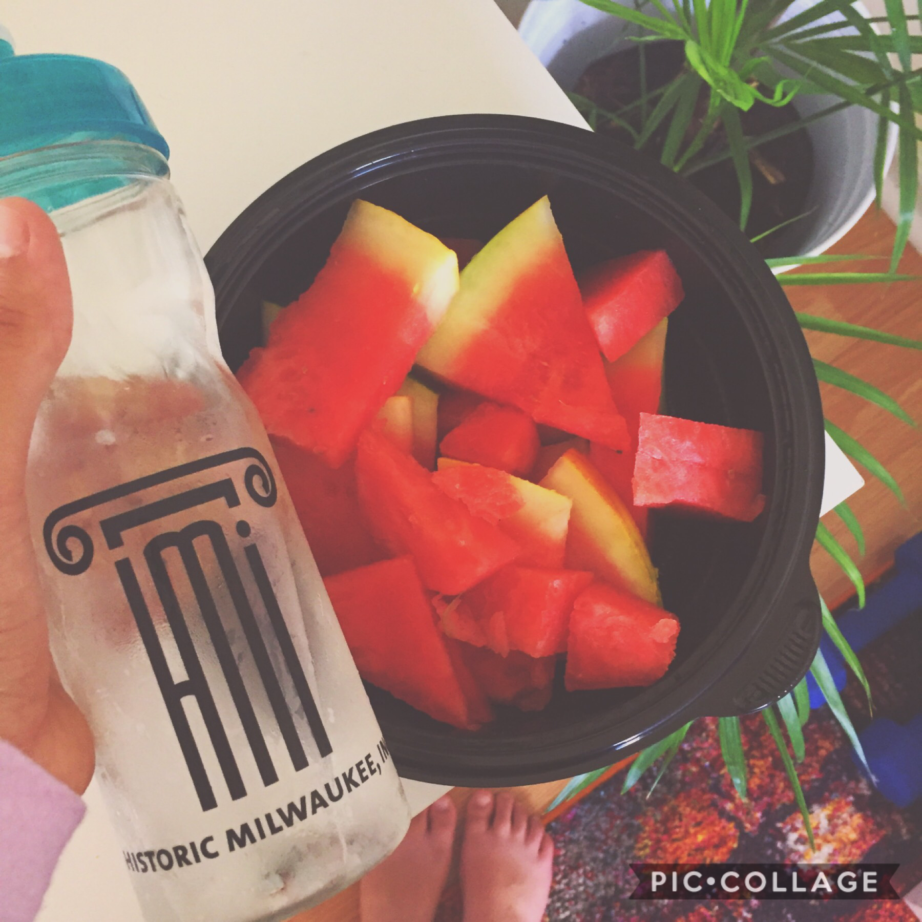 a splendid snack. i’ve been munching on this watermelon all day it’s bomb a*. lol but i’m gonna do some more veganism and weight loss talking in the remixes so if u want check it out soon!!! <3 