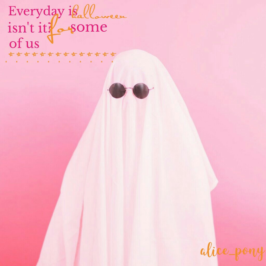 👻tap👻
I love Halloween! 
QOTD; what r u being for Halloween?
AOTD: for school I have to wear a onesie do I'm being a flamingo!