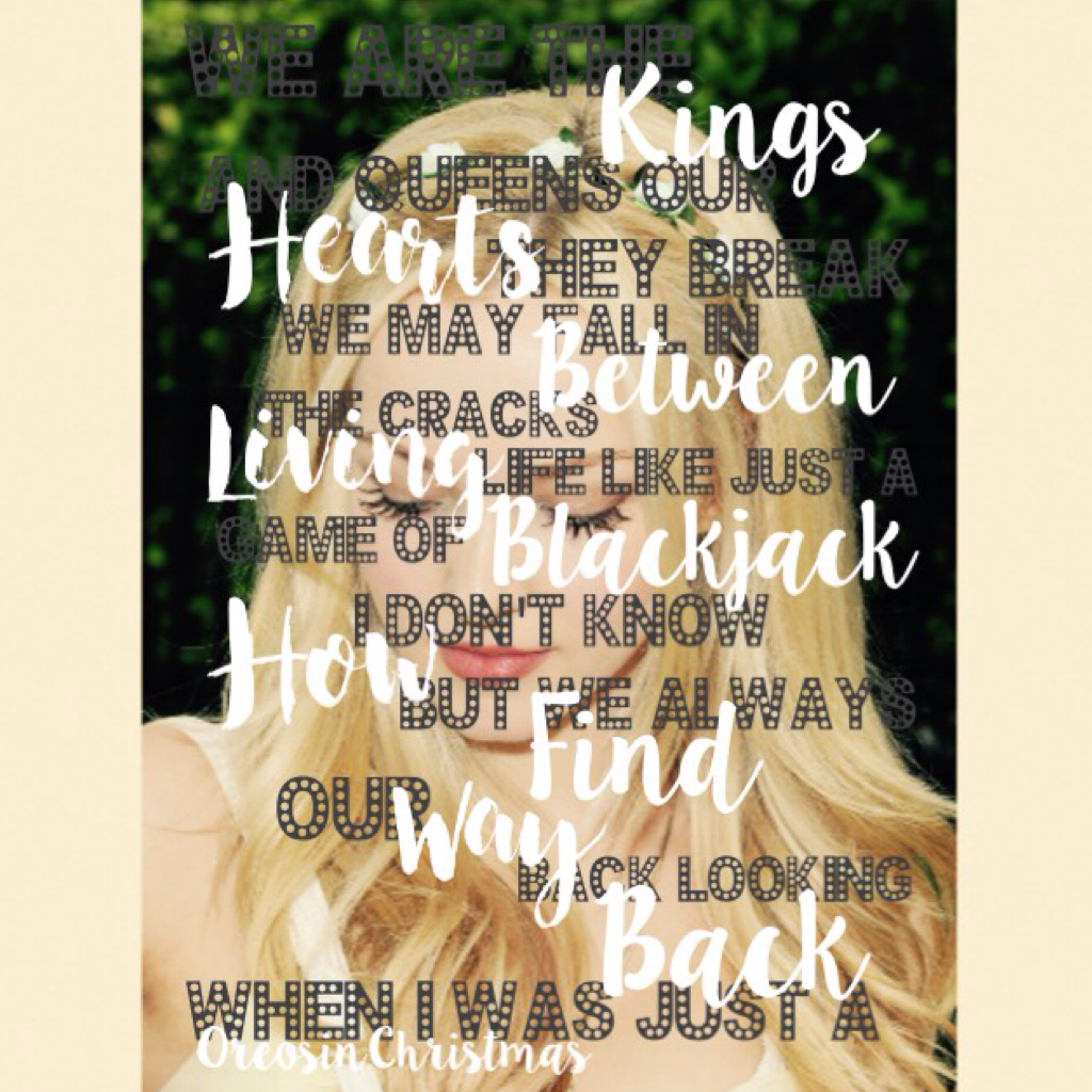 0️⃣5️⃣Days until Christmas! Who's excited? Ik I am😍😂I love this song💐✨Who remembers Liv and Maddie?💜🌺🌼