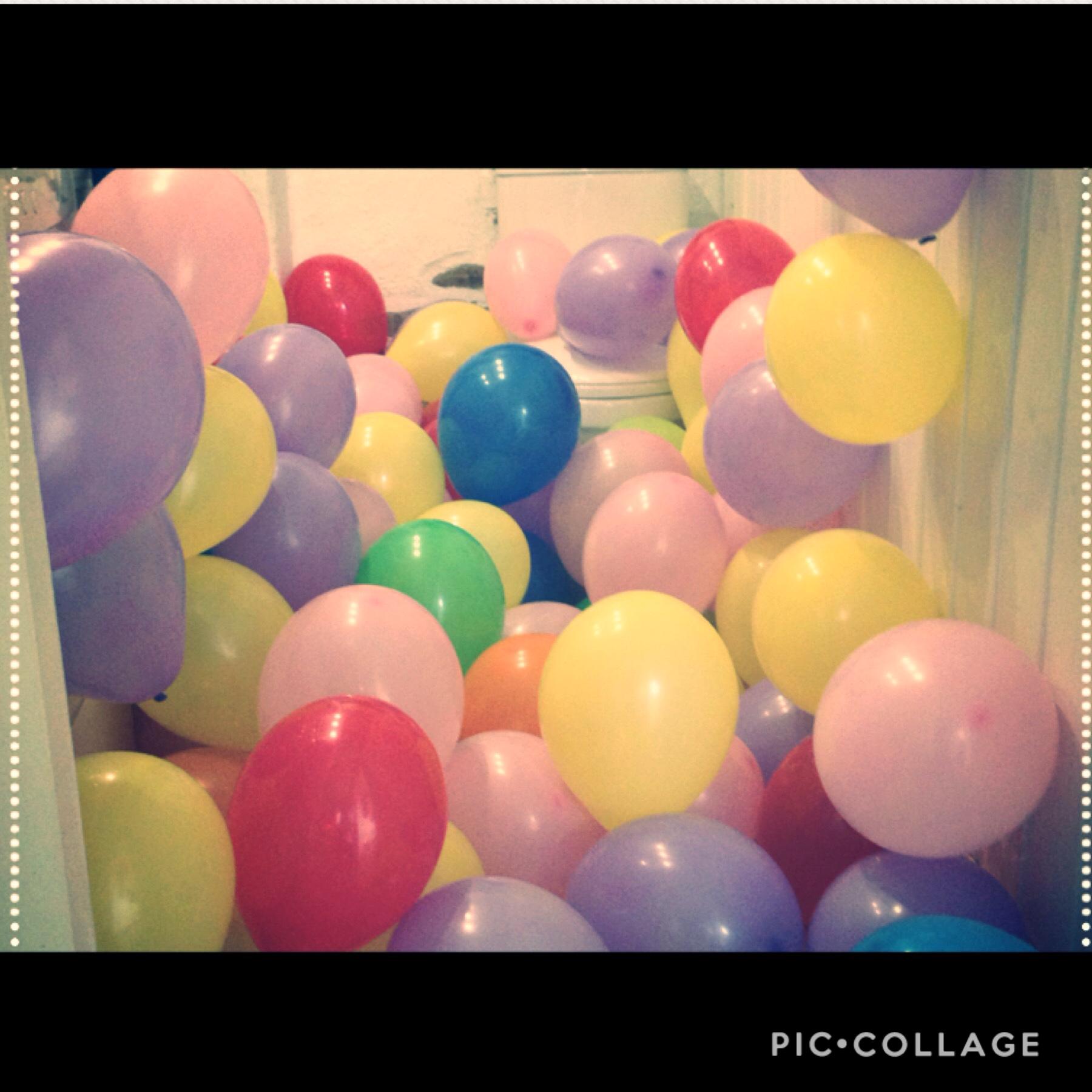 100 balloons 🎈🎈🎈