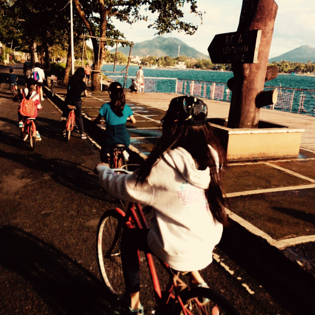 lake bikes and fun times 🚲