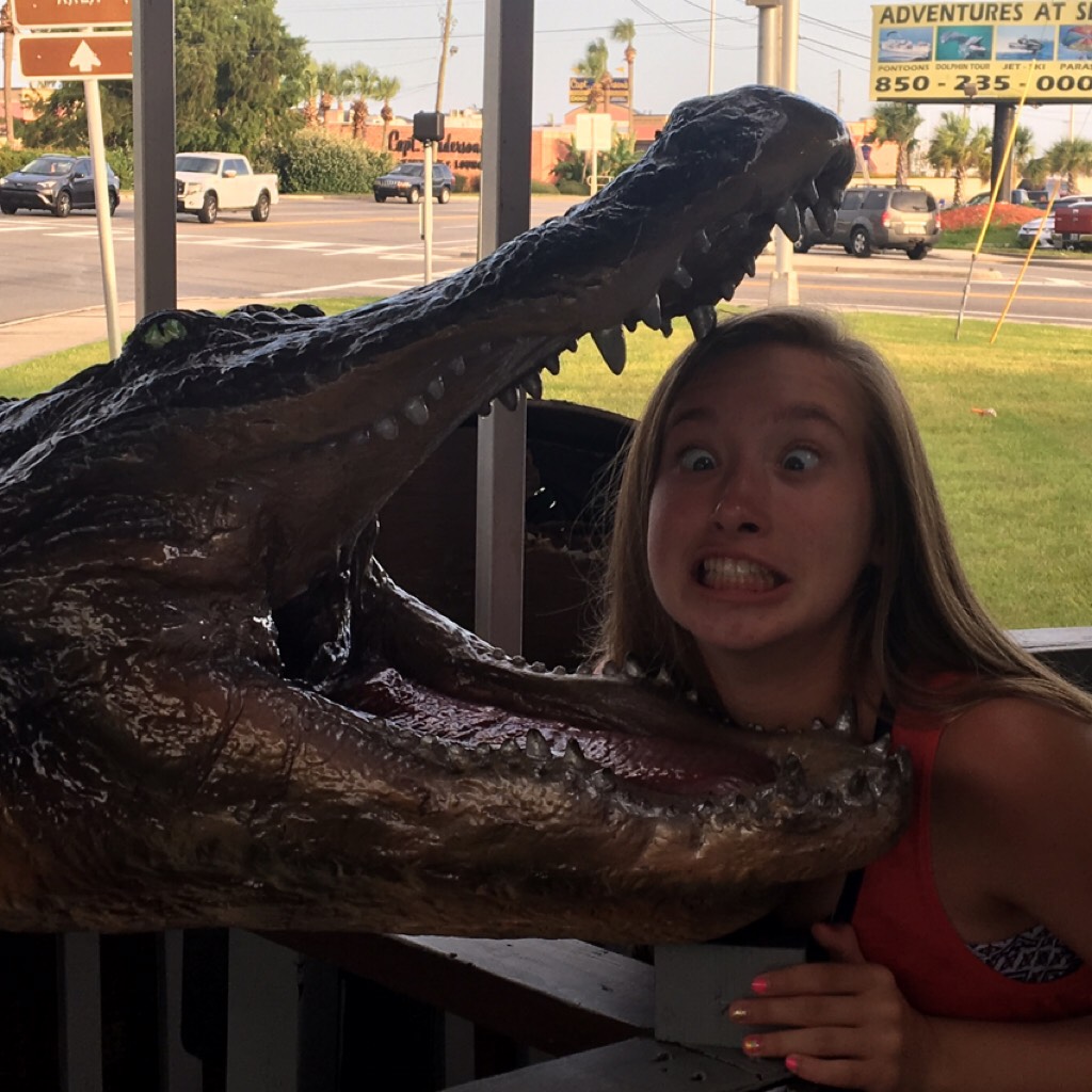 🐊😂I bet you didn't know that when I went to take this picture I poked my eye and hit my head on it😂😂