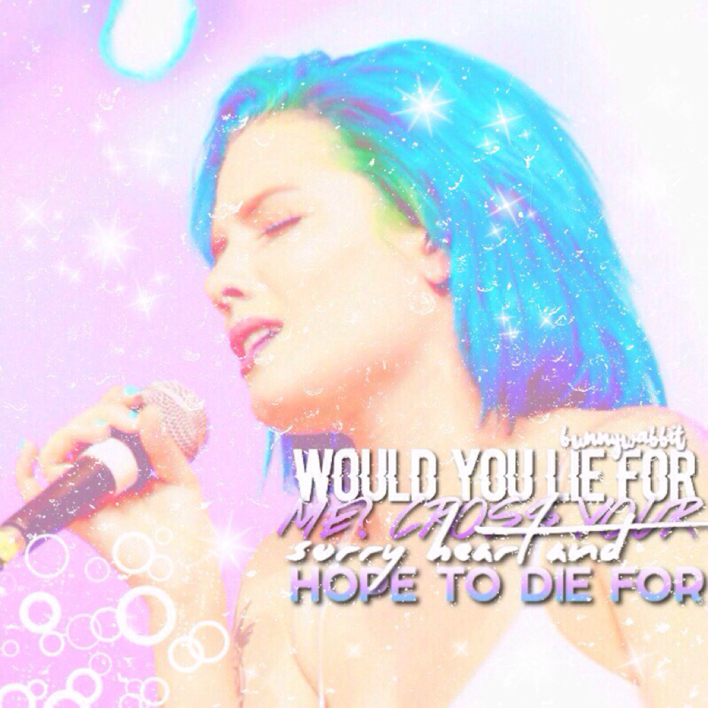 click here 💘
blue hair halsey is my fav 👼🏼💦⭐️ 