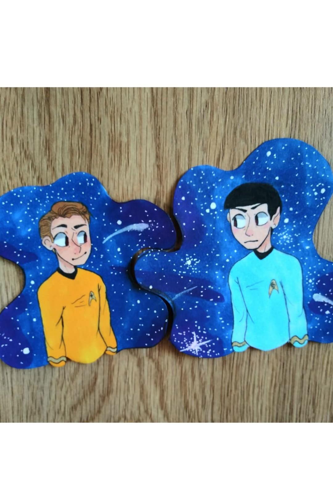 I love the Original Star Trek a lot. More than I love myself! And just last weekend was my sister's birthday, so because she loooves this show I drew her Kirk and Spock. Love em