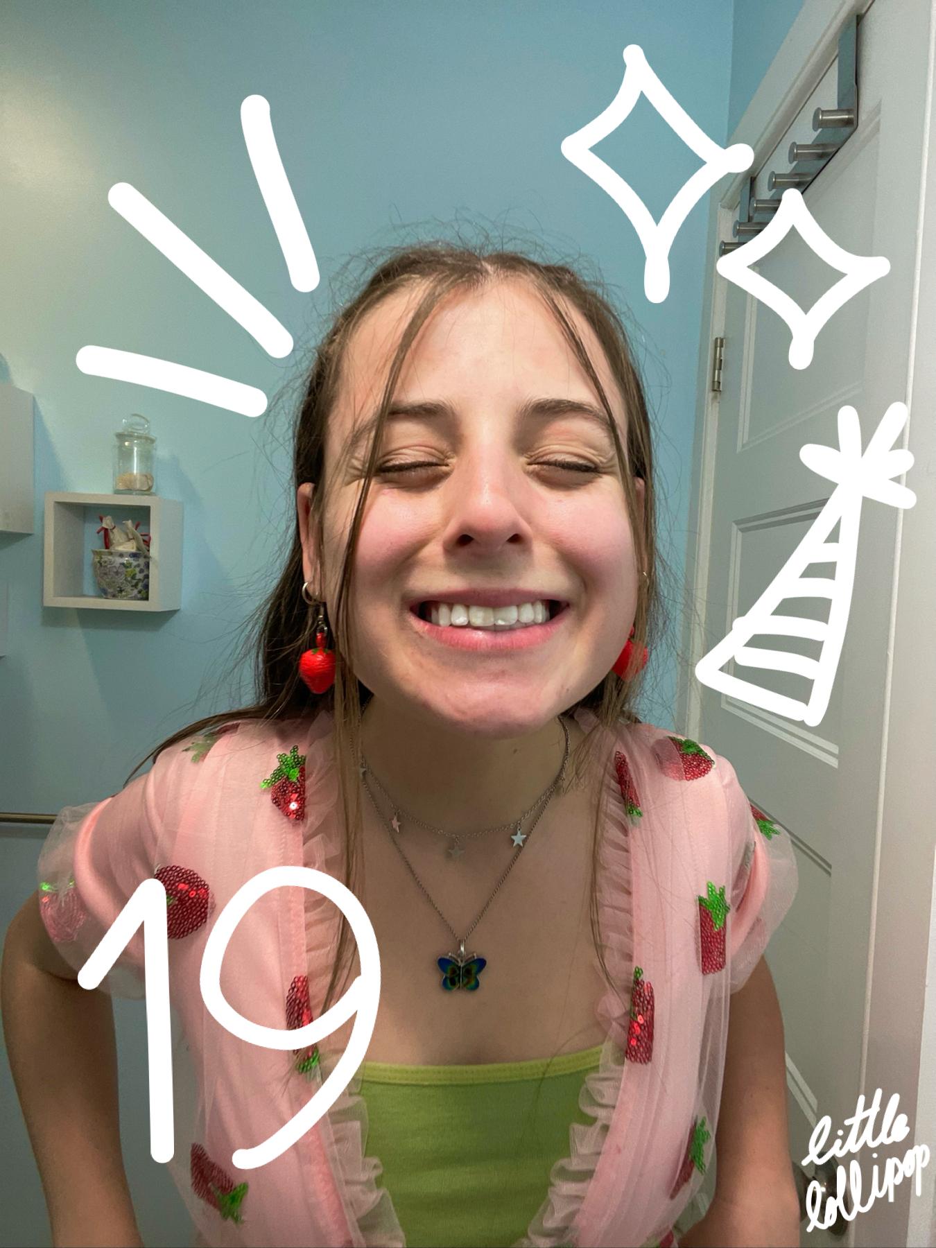 it’s my birthday!! 19!! can you believe it? 🥳 (02/02/2021)
