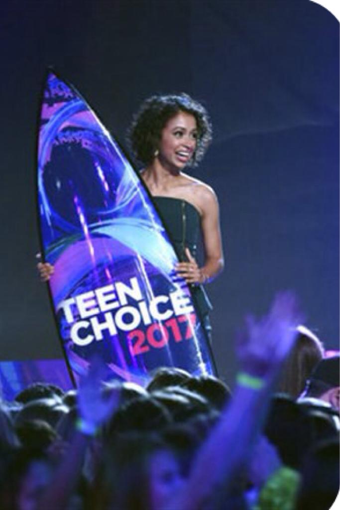 @Idontknow 
Yes! Liza won a teen choice award
