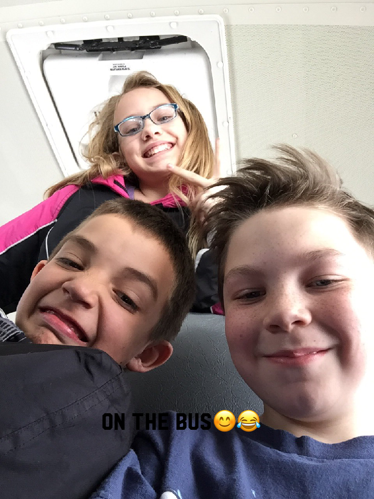 On the bus😊😂
