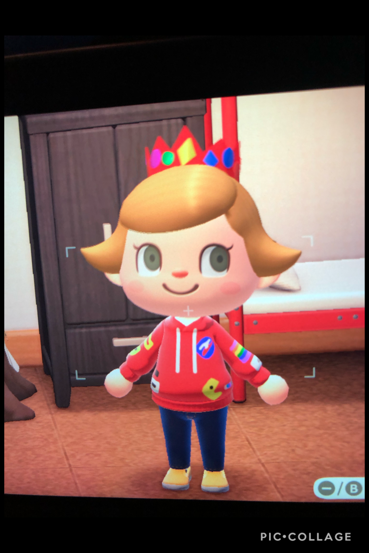 I also made Michael Mell’s Hoodie in animal crossing:) 