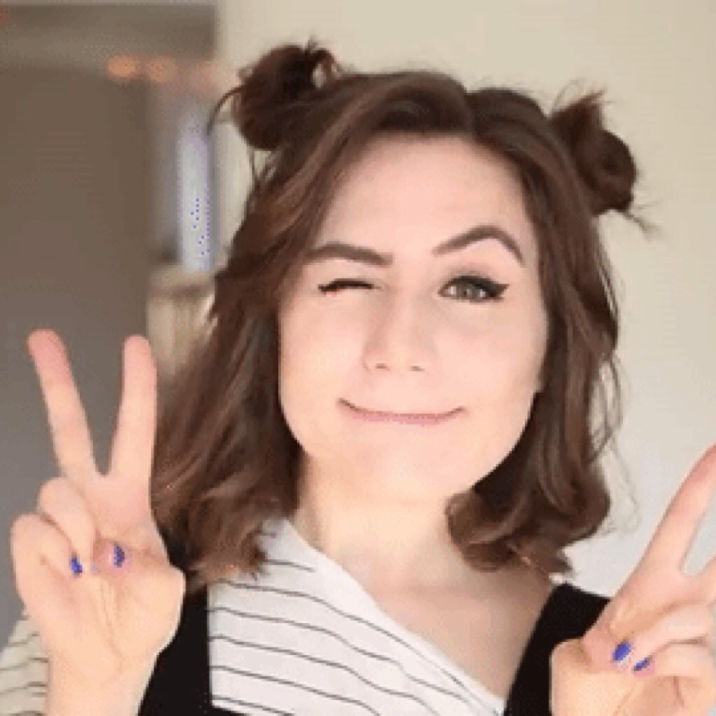 I love Dodie so much ahhhh,,,,, I want to be like her,,,, so much aaaa💛