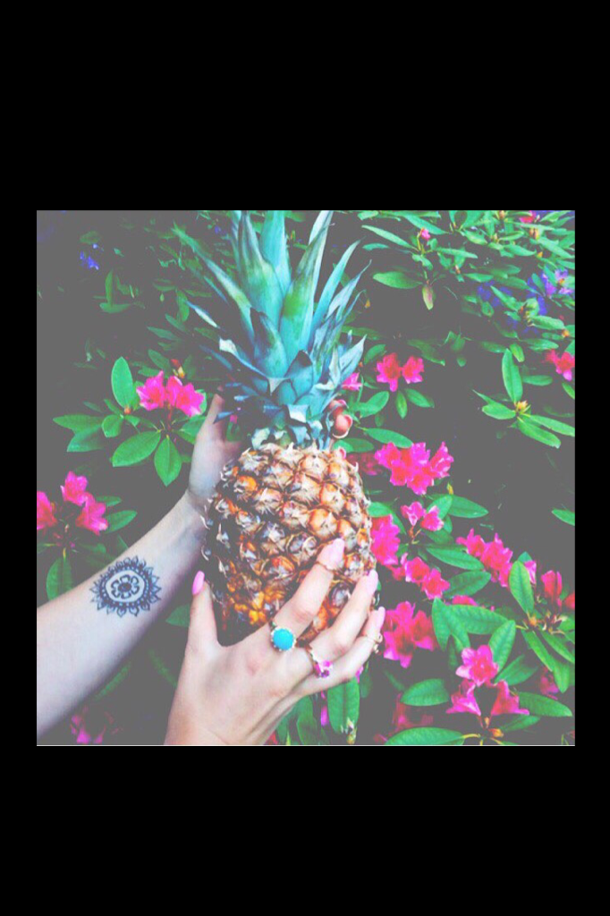 😋🍍a pineapple a day keeps the worries away🍍😋