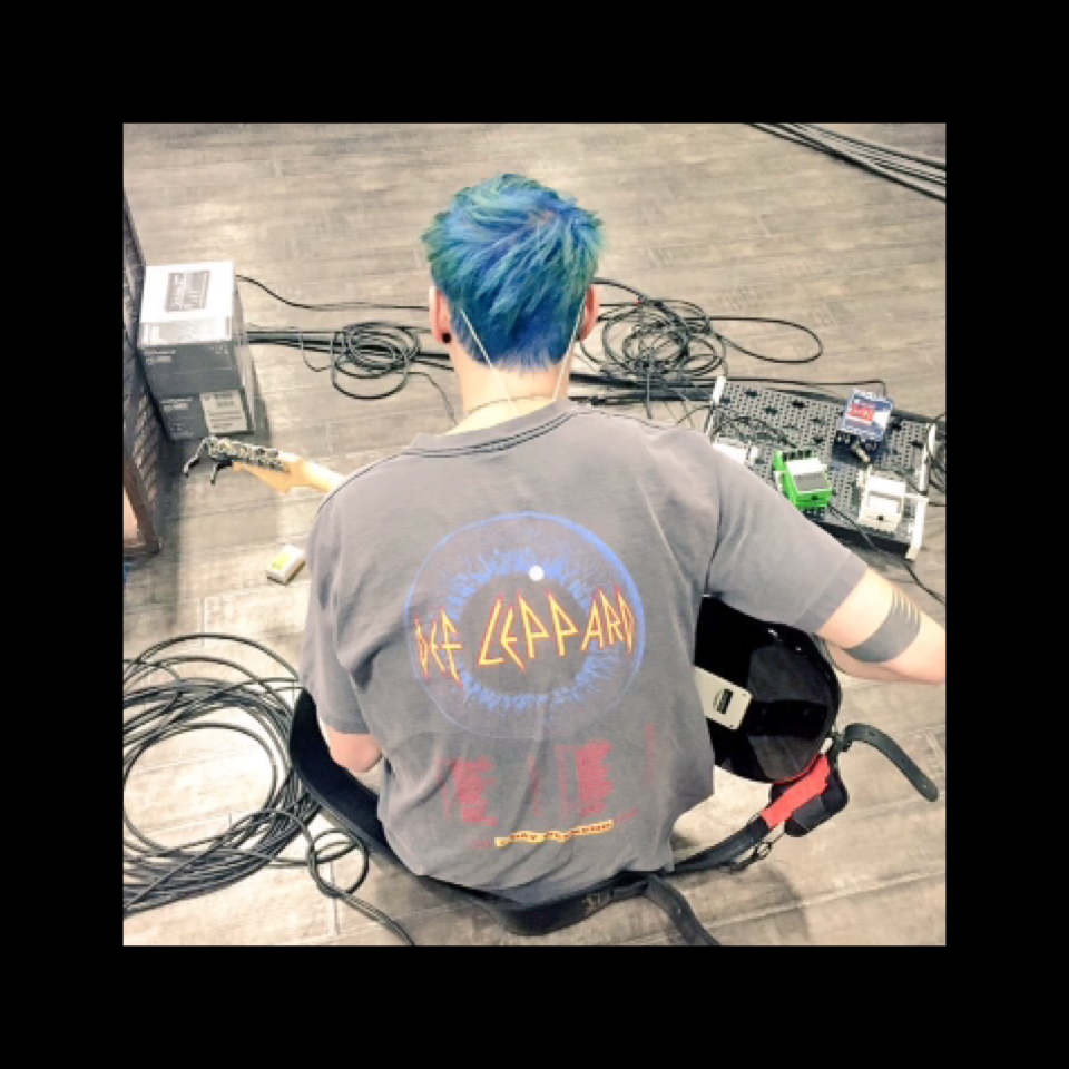 I didn't realize that Michael looked this good from the back 