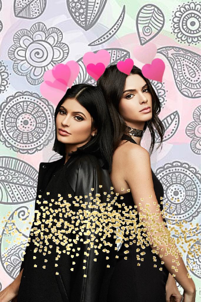 Kendall Jenner and Kylie Jenner💞
