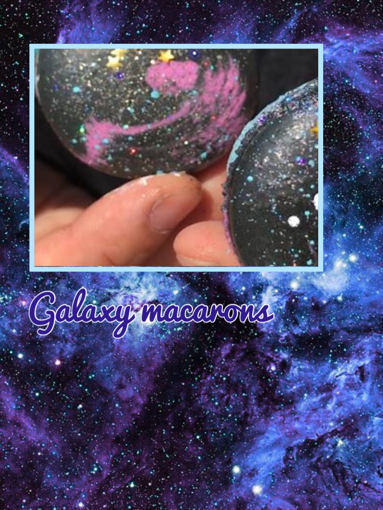 Galaxy macarons 