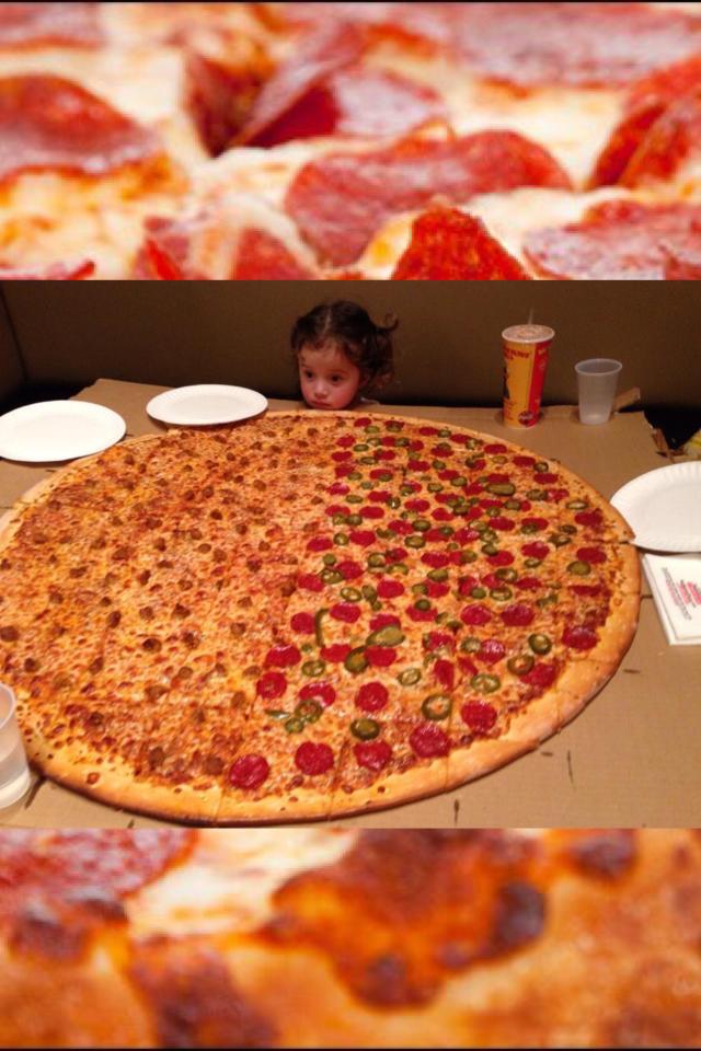 Look at the size of that pizza
