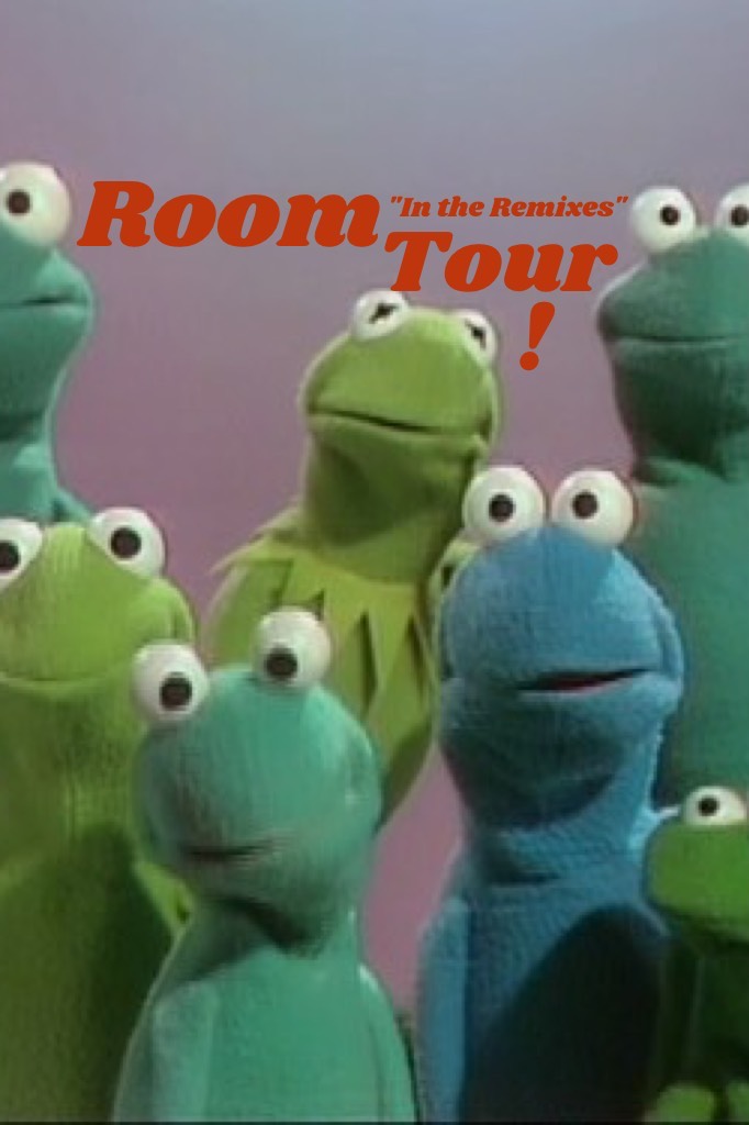 Room tour woo !! excuse the bad camera quality okay