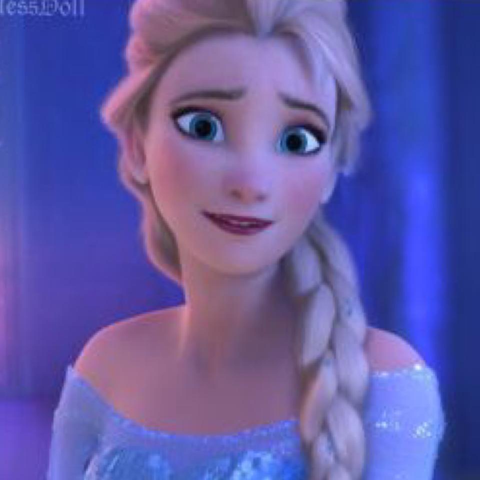 -Description-

Queen Elsa of Arendelle looking more humane 