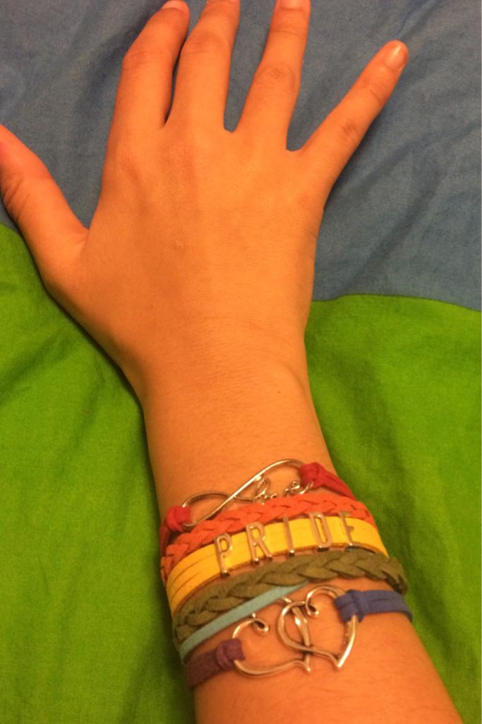 I got my LGBT bracelet today☺🏳️‍🌈🌈