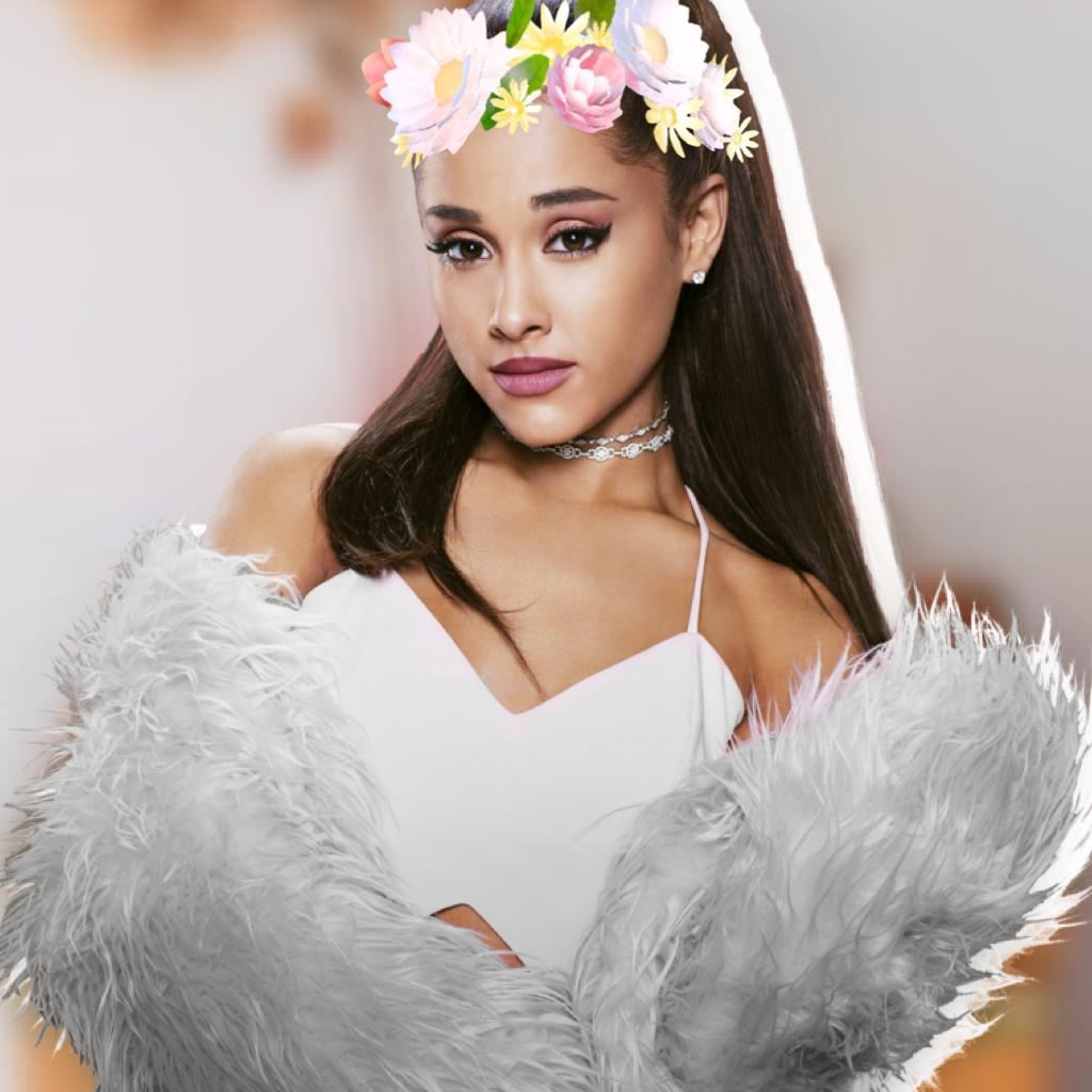 I made my icon! Tell me if you want something like it!❤️❤️
