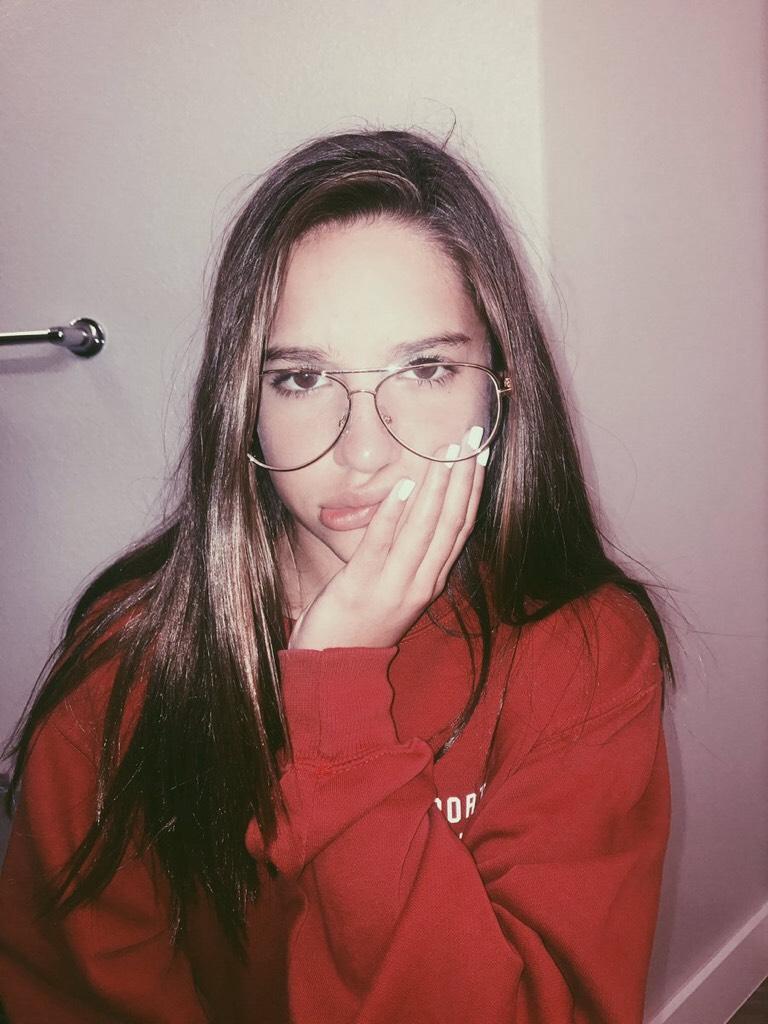 Hi guys, it's Kenzie and this is my official PicCollage account. PicCollage will soon try getting me verified but we are still trying. On this account I will be more active with fans.💕