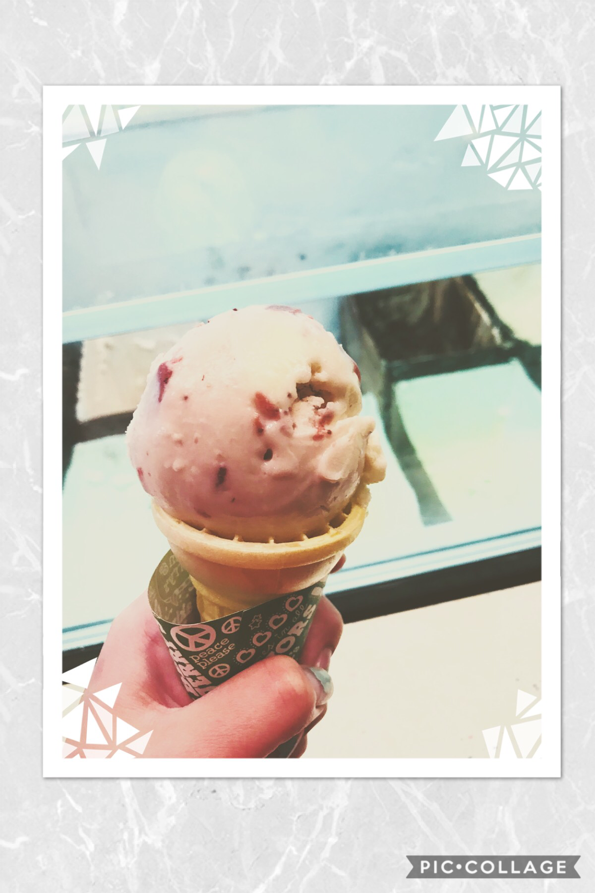 Click!!

I scream, you scream, we all scream for.......... Icecream! 

This is Ben and Jerry’s icecream! 🍦 

How are you guys? 

QOTD: Whats your favorite ice cream flavor? 

AOTD: Strawberry banana (as shown in the pic!) 🤩 🍓+🍌! 

Bye!! 