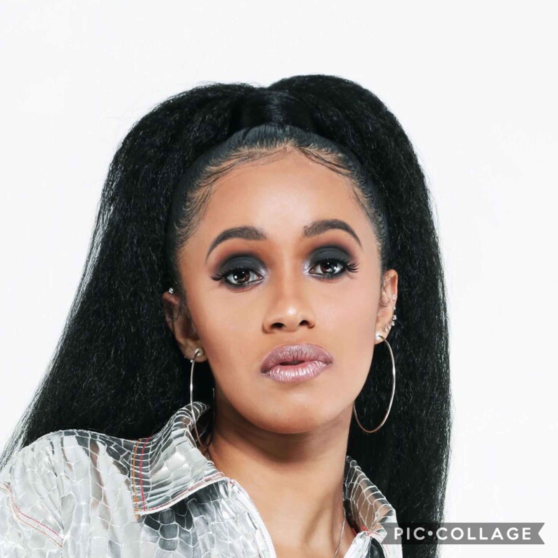 Congrats cardi for your beautiful daughter hope you and your fam have a wonderful time and happy to see the kid rapper just like you XOXO 