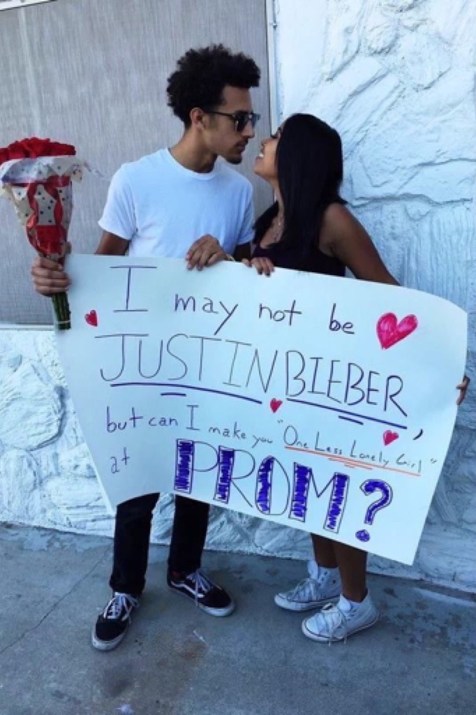 Justin bieber way to be asked to prom💝I'd love it💞💝