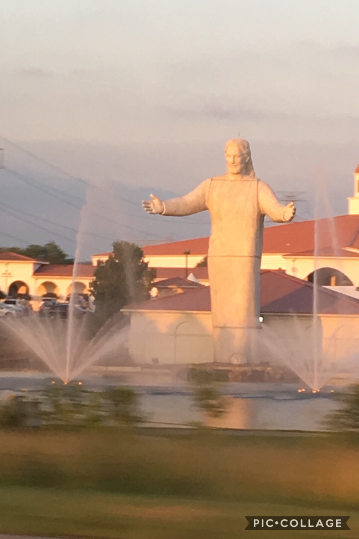 The giant Jesus of Ohio 